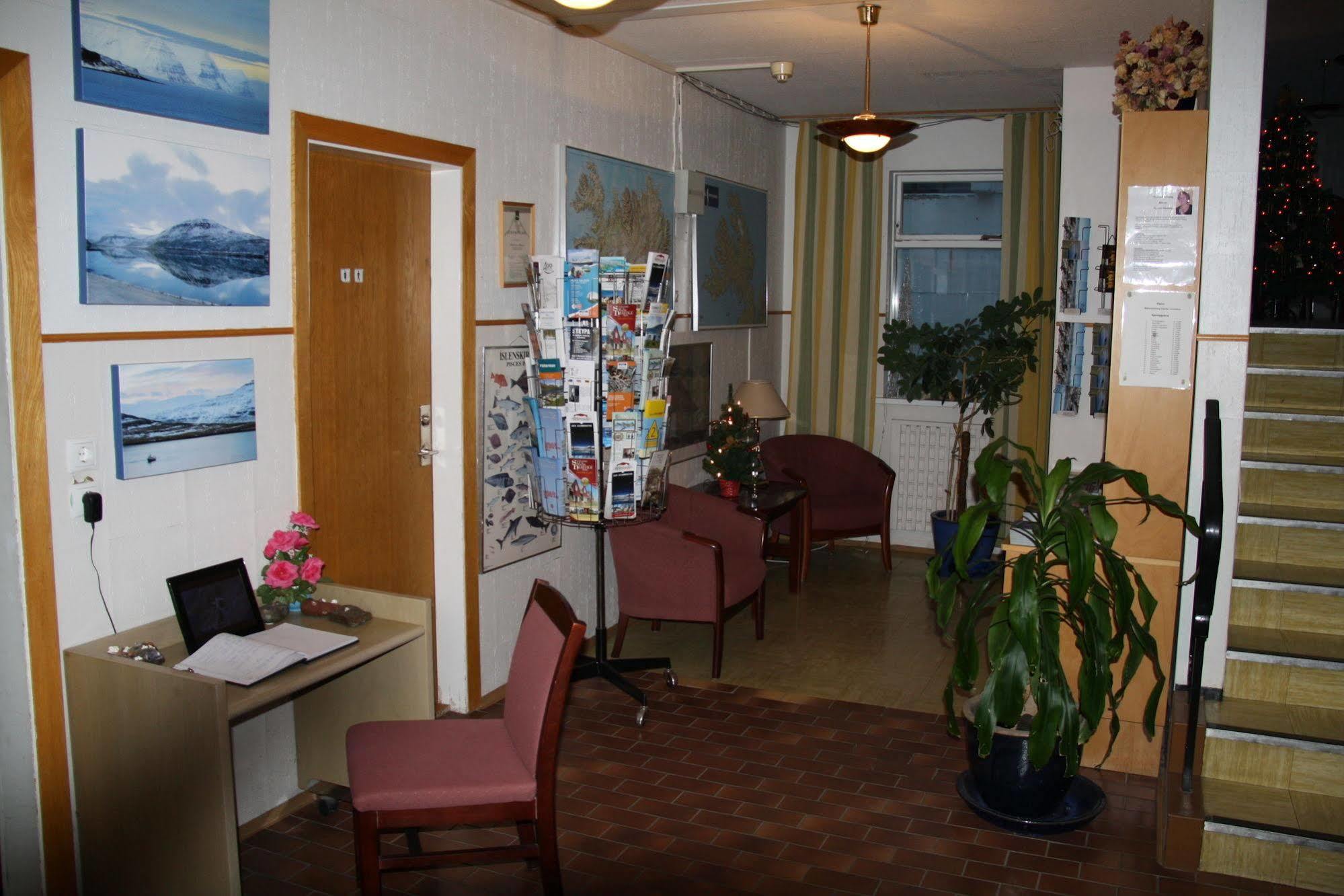 Reykjanes Hostel Esterno foto